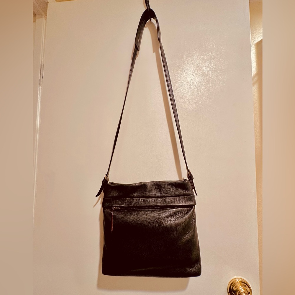 Kate Spade Crossbody Bag in soft black Pebbled Leather w/exterior zip pocket
